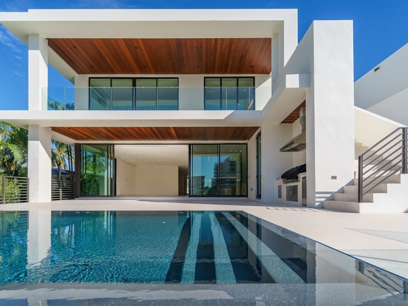 Waterfront Living: Premium Properties in UAE and Thailand